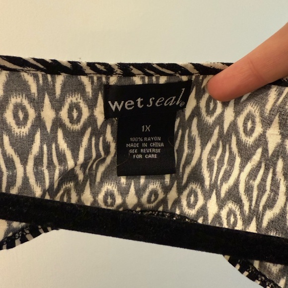 Crop Top - Picture 4 of 5